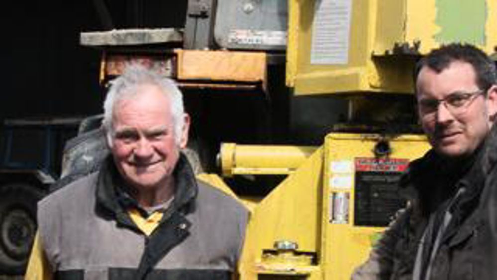 Prévention. « Notre volonté est de proposer des solutions pour travailler en toute sécurité », explique Claude Rouault (à gauche), le président de la Cuma des Tertres, en compagnie d’Antoine Ollivier, un adhérent. d.lehé